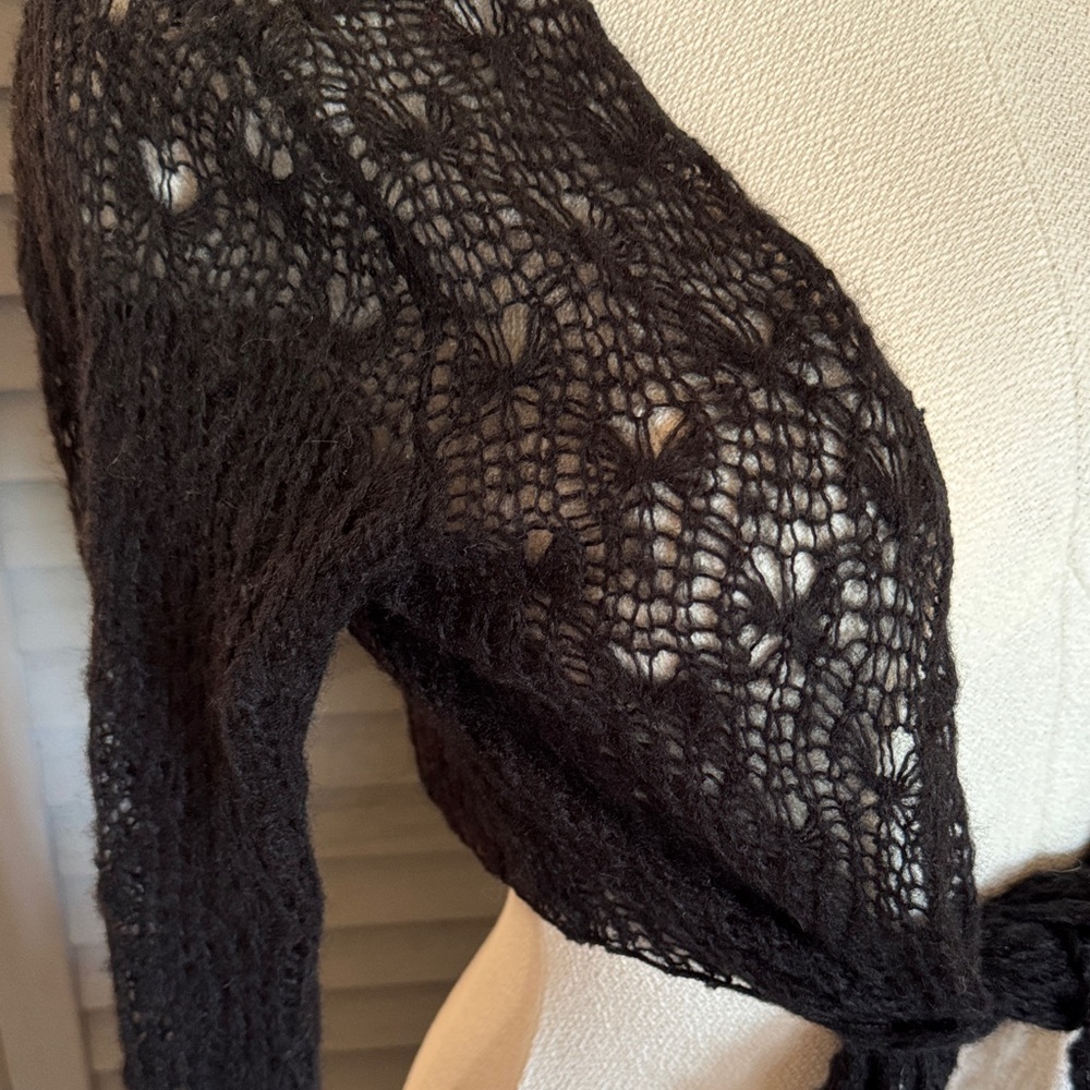 Black knit Tie-Front Cardigan/shrug w/bell sleeves - Picture 3 of 11